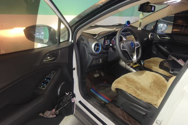 Used BYD Yuan New Energy 2018 EV360 Smart Connected Cool Model