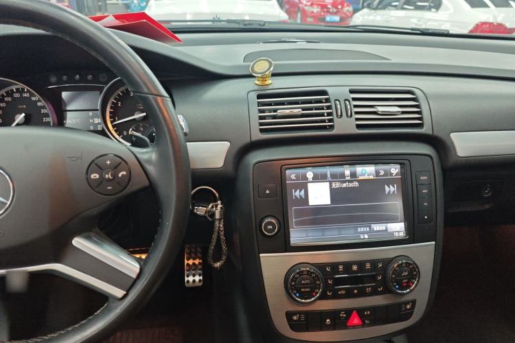 Used Mercedes-Benz R-Class 2014 R 320 4MATIC Business Model
