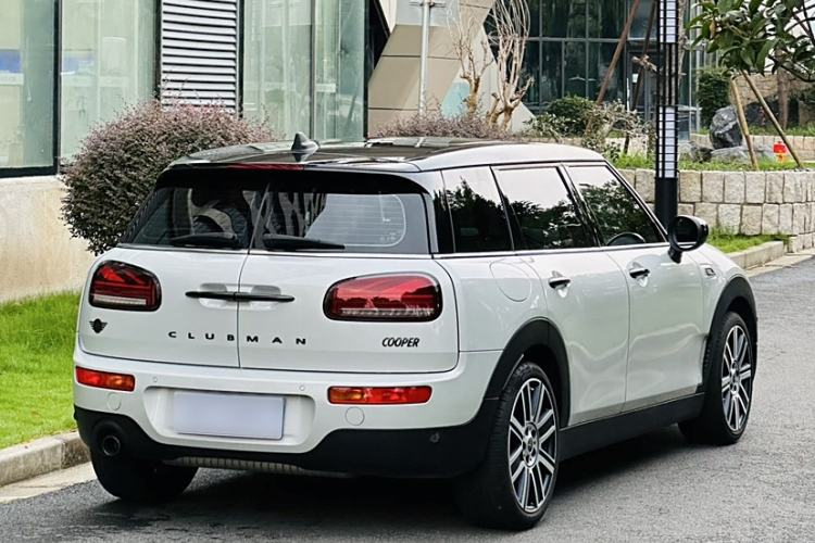 Used  Clubman 2023 1.5T COOPER Connoisseur
