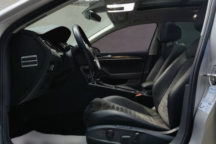 Used Volkswagen Magotan 2017 330TSI DSG Luxury Model
