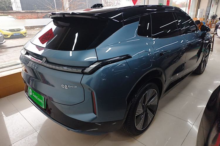 Used Lynk & Co 08 EM-P 2025 220 km All-Wheel-Drive Performance Halo
