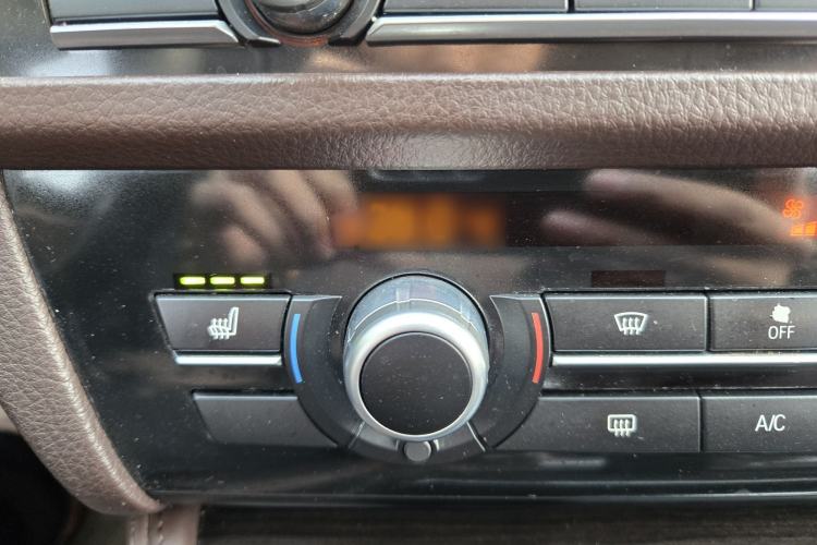 Used BMW 5 Series 2014 525Li Luxury Design Package
