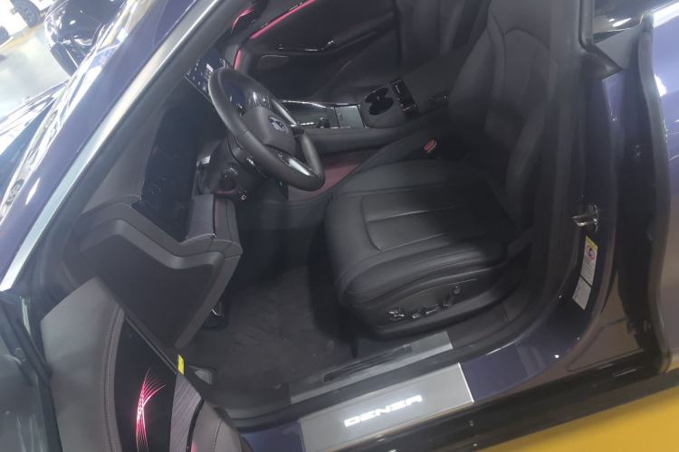 Used Denza Z9 2024 1100 km Four-Wheel Drive Max Version
