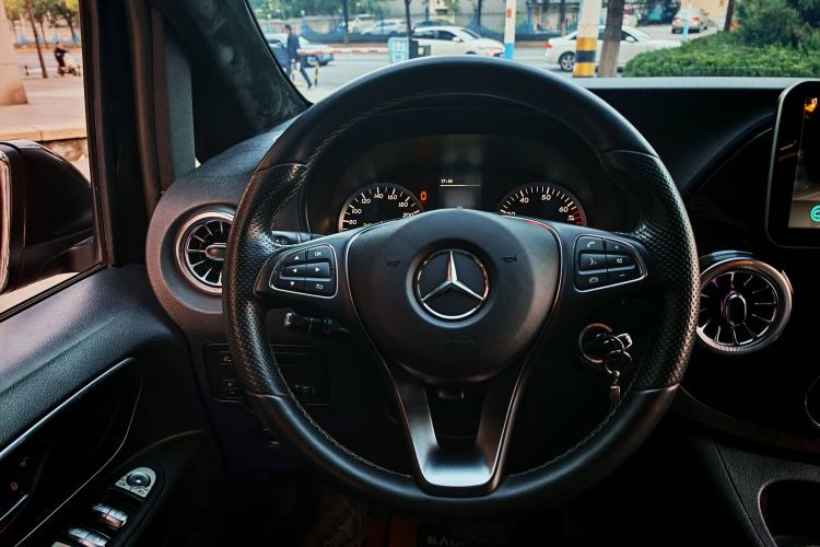 Used Mercedes-Benz Vito 2018 2.0T Business Version China VI Emission Standard
