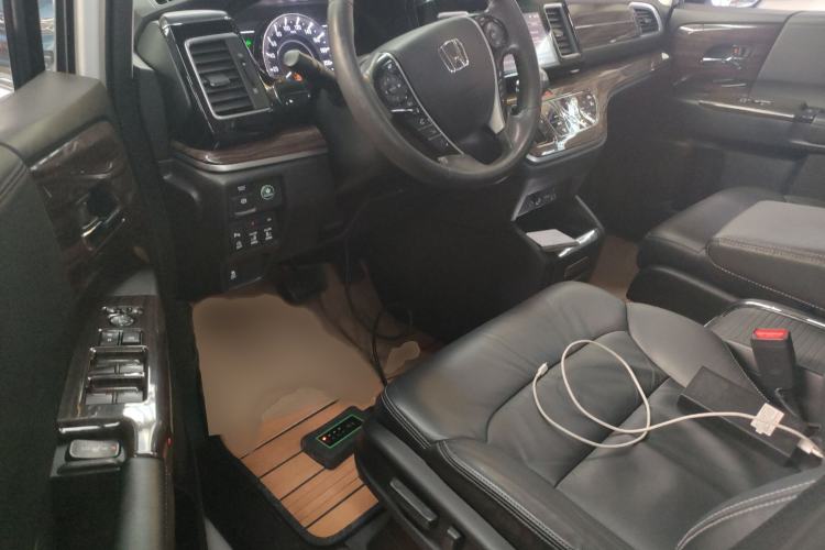 Used Honda Elysion 2016 2.4L Luxury Edition
