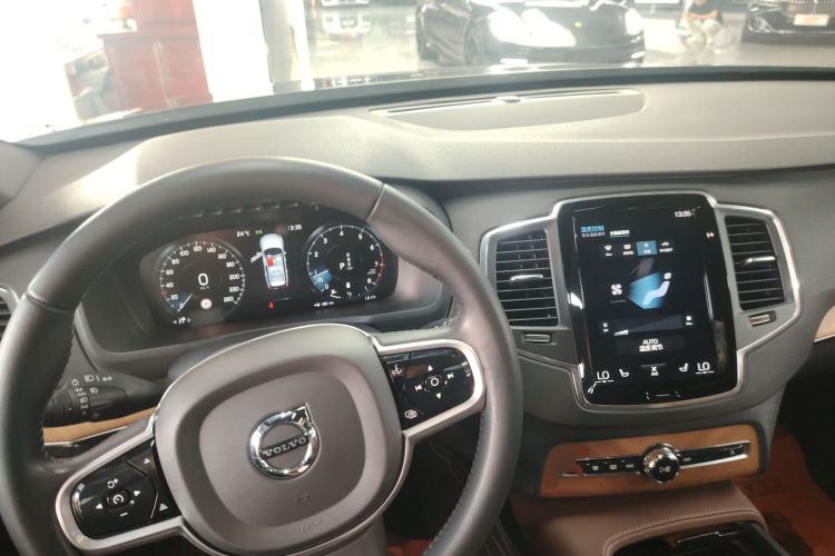 Used Volvo XC90 2023 B5 SmartDrive Luxury Edition 5 Seats
