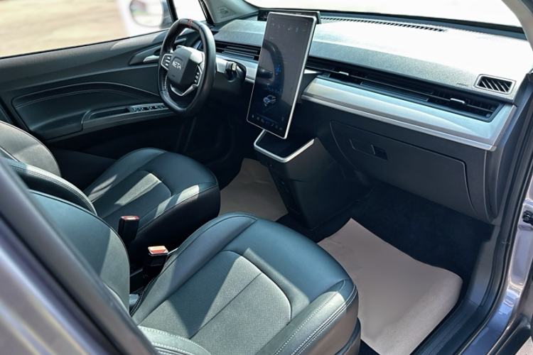 Used NETA V 2021 Long-Range Entertainment Edition Upgrade Model
