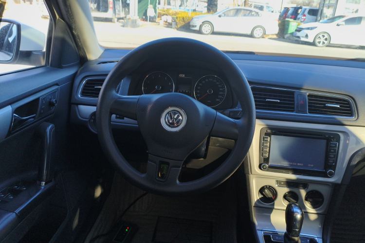 Used Volkswagen Gran Lavida 2013 1.6L Automatic Comfort Model
