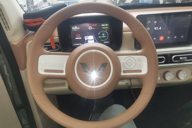 Used Wuling Hongguang MINIEV 2024 3rd Generation 215km Advanced Version
