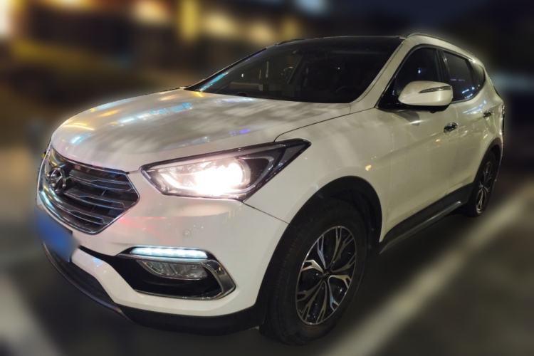 Used Hyundai Santa Fe 2017 2.0T Automatic Two-Wheel Drive Smart Version 7 Seats