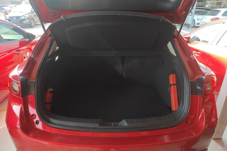 Used Mazda Mazda 3 Axela 2014 Hatchback 1.5L Automatic Luxury Model
