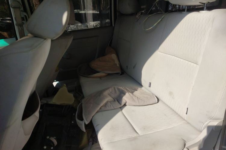 Used Jinbei New Hiace S 2023 1.5L Wealth Edition Passenger Van 5/6/7-Seater Central Air Conditioning Version SWC15M
