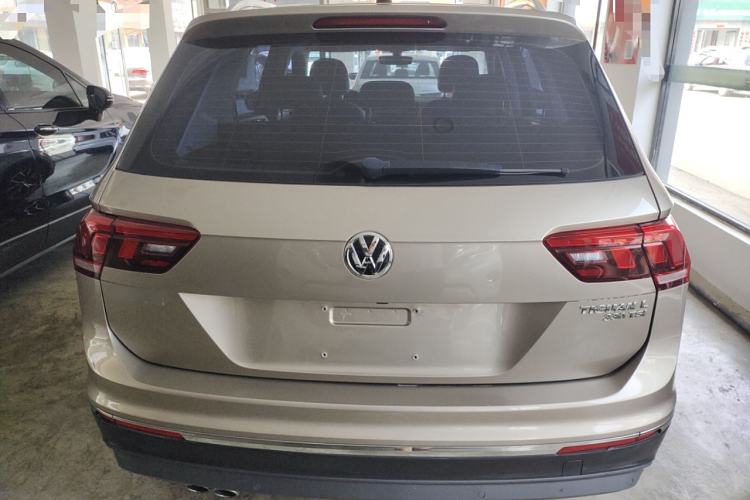 Used Volkswagen Tiguan L 2019 330TSI Automatic Two-Wheel Drive Smart Luxury Version China V Emission Standard
