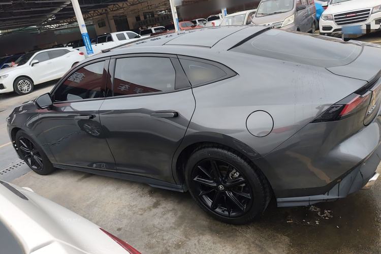 Used Changan UNI-V 2022 1.5T Prestige Version