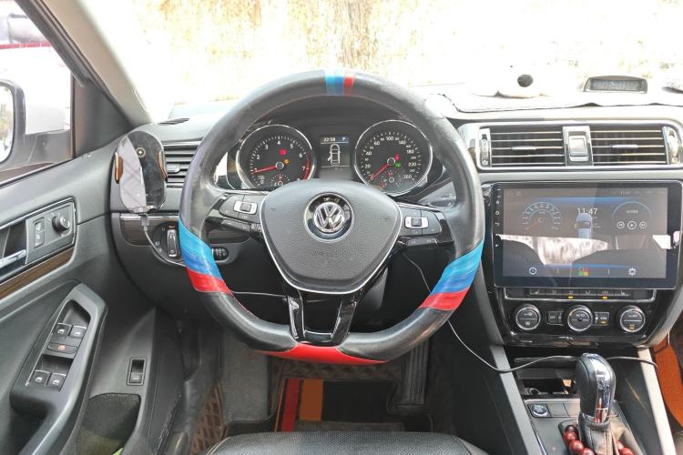 Used Volkswagen Sagitar 2015 230TSI Automatic Luxury Model
