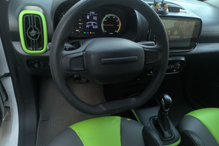 Used Roewe Clever 2021 302 km New Four-Seater Super-Efficient Version
