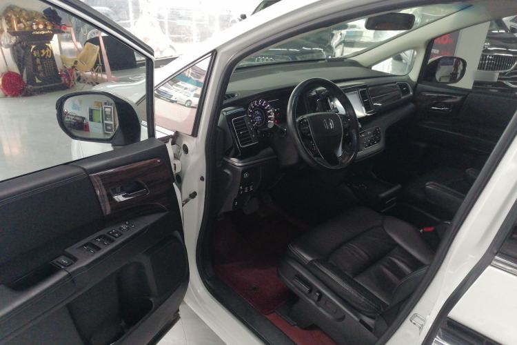 Used Honda Elysion 2016 2.4L Style Edition
