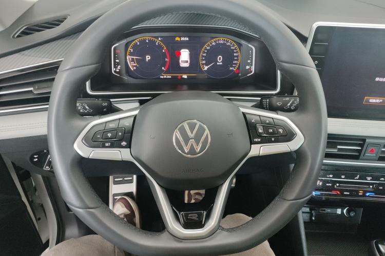 Used Volkswagen Tiguan L 2024 Outstanding Model 330TSI Automatic Two-Wheel Drive R-Line Dragon Glory Edition
