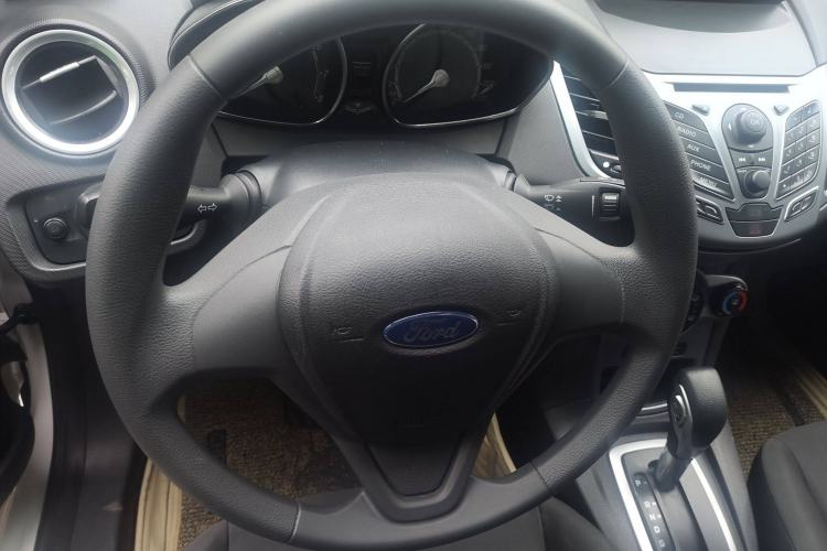 Used Ford Fiesta 2013 Hatchback 1.5L Automatic Fashion Edition
