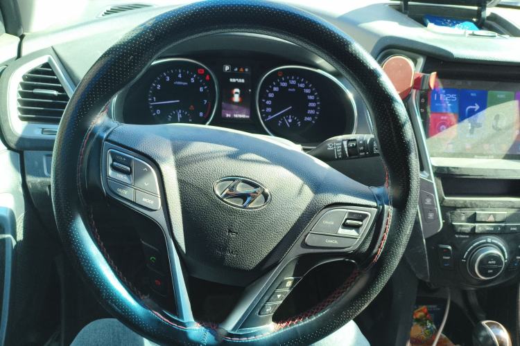 Used Hyundai Santa Fe 2017 2.4L Automatic Two-Wheel Drive Smart Version 5 Seats
