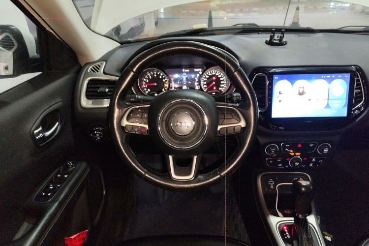 Used  Compass 2017 200T Automatic Family Edition