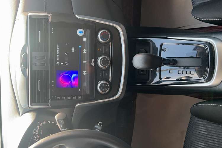 Used Nissan Tiida 2021 1.6L CVT Cool Edition
