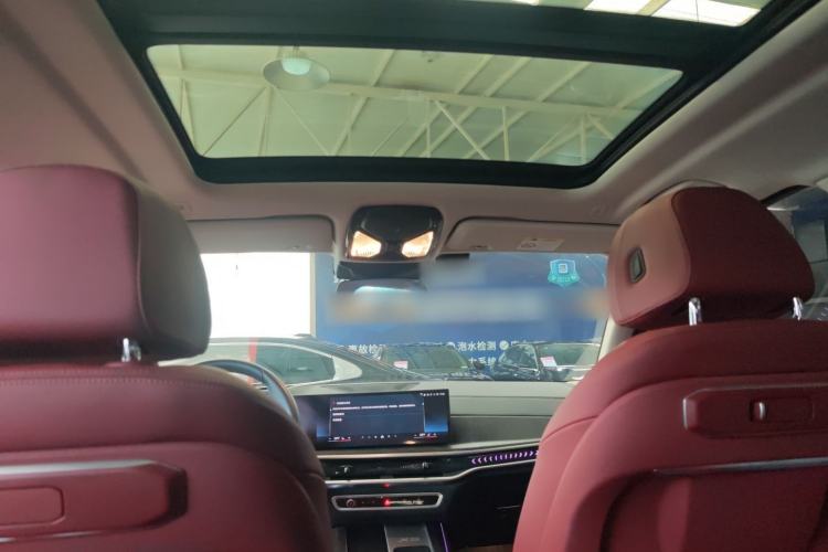 Used BMW X5 2023 xDrive 30Li Luxury M Sport Package
