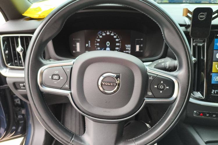 Used Volvo S60 2022 B4 Zhiyi Luxury Edition
