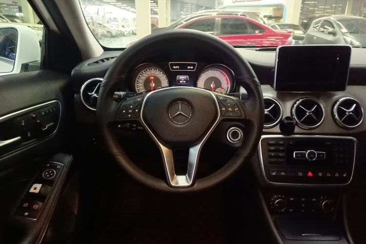Used Mercedes-Benz GLA 2015 GLA 220 4MATIC Fashion Model