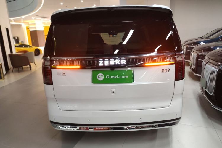 Used Zeekr 009 2024 Six-Seat Executive Version 4WD 108 kWh

