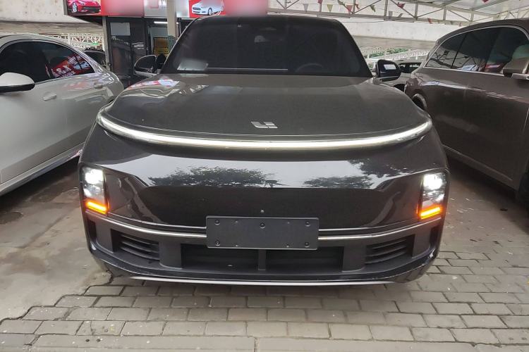 Used Li Auto L8 2023 Pro Model
