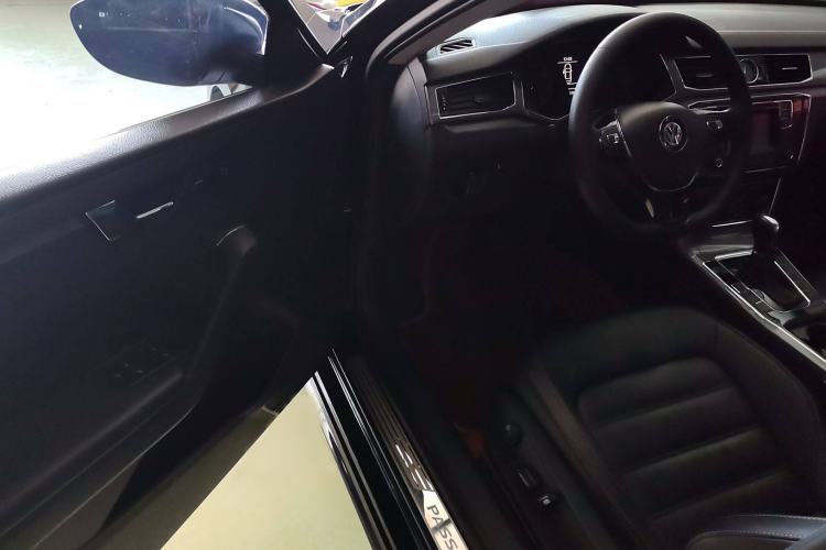 Used Volkswagen Passat 2016 330TSI DSG Luxury Edition
