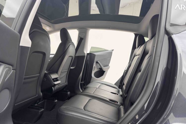 Used Tesla Model Y 2024 Rear-Wheel-Drive Version
