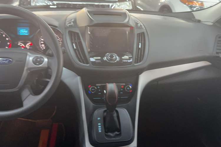 Used Ford Kuga 2015 1.5L GTDi Two-Wheel-Drive Comfort Model
