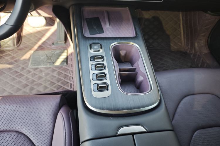 Used  SU7 2024 Rear-Drive Ultra-Long Range Advanced Pro-Level Intelligent Driving Version
