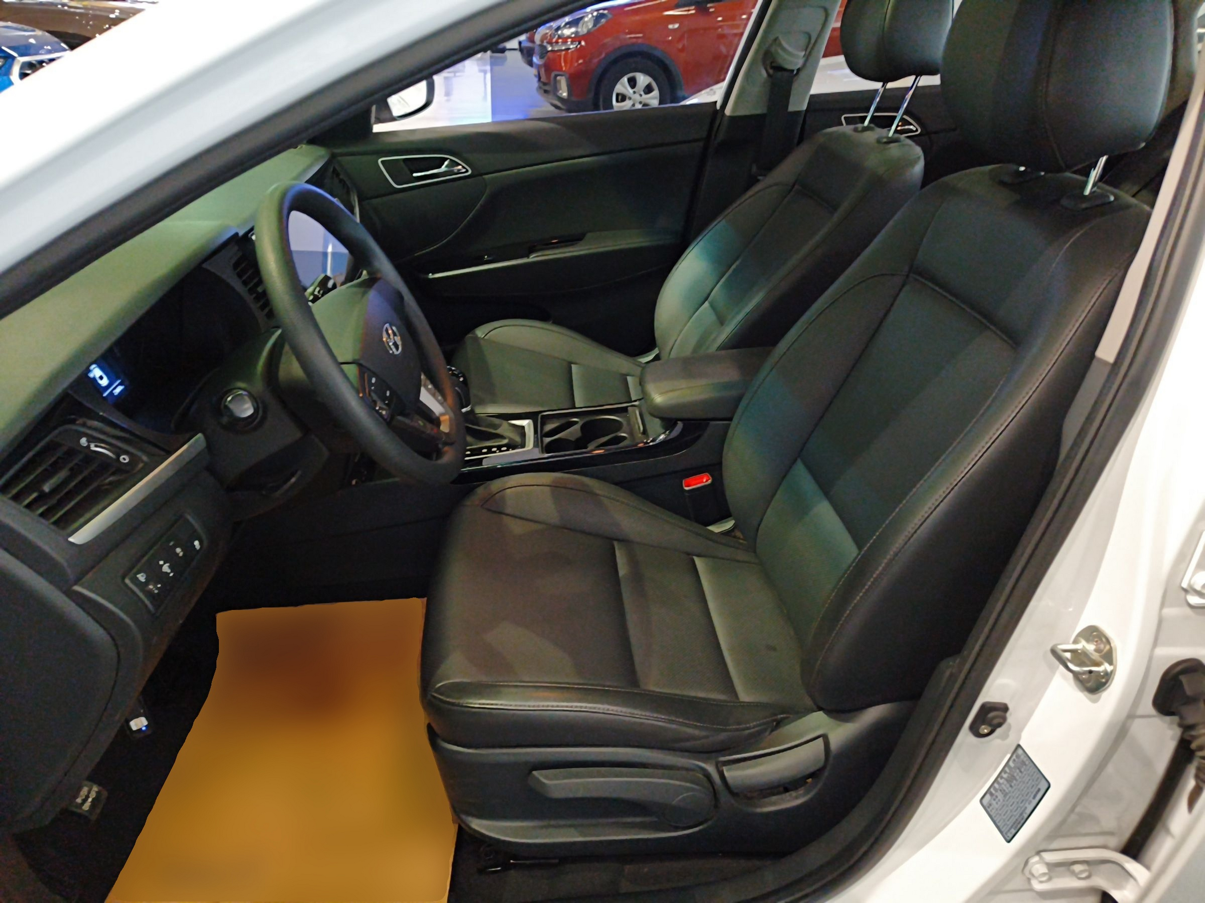 Переднее сиденье в автомобиле