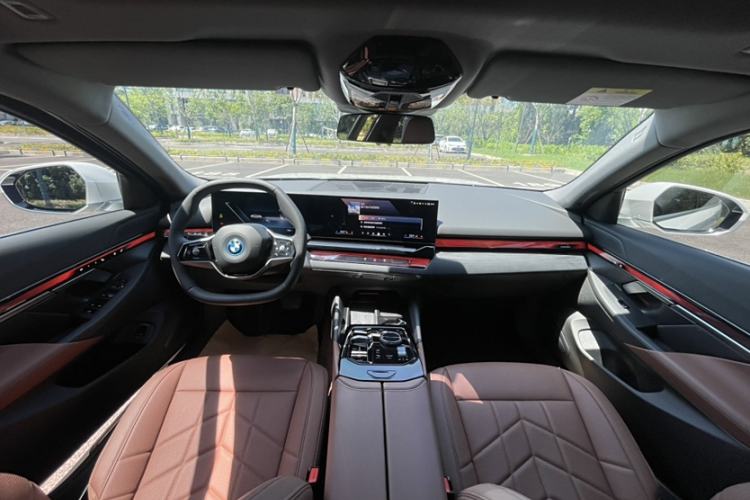 Used BMW i5 2024 eDrive 35L Luxury Package