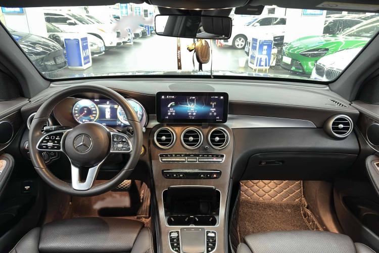 Used Mercedes-Benz GLC 2020 GLC 300 L 4MATIC Dynamic Edition
