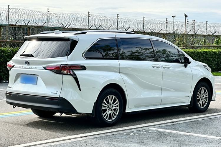Used Toyota Sienna 2021 2.5L Hybrid Comfort Edition