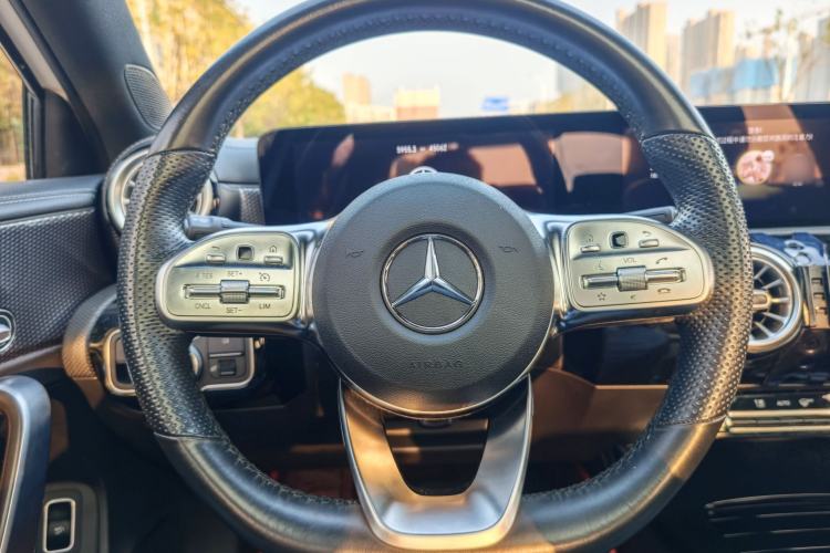 Used Mercedes-Benz A-Class 2022 Revised Version A 200 L Sport Sedan Fashionable Style