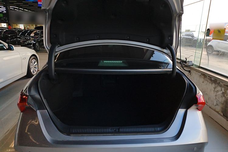 Used Toyota Avalon 2019 2.0L Ambition Edition China VI
