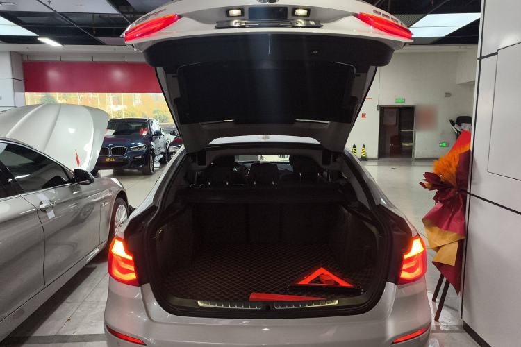 Used BMW 3 Series GT 2018 320i Sport Edition
