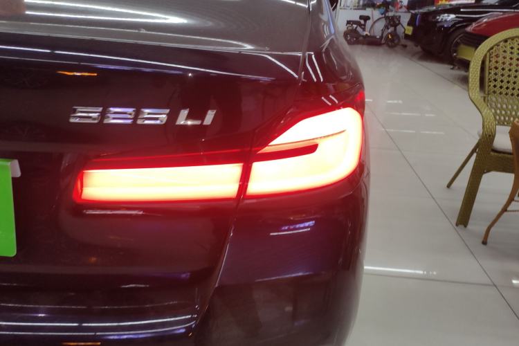 Used BMW 5 Series 2022 Second Facelift 525Li M Sport Package
