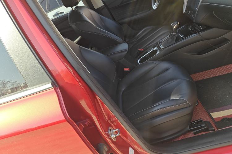 Used Roewe i5 2020 1.5L Automatic 4G Connect Luxury Flagship Edition
