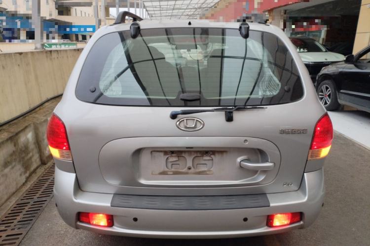 Used Huatai Santa Fe Classic 2015 2.0L Gasoline Manual Transmission Two-Wheel Drive Standard Version