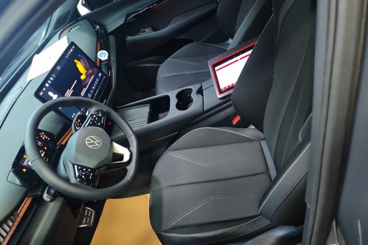 Used Volkswagen ID.UNYX 2024 Pro Long-Range Version
