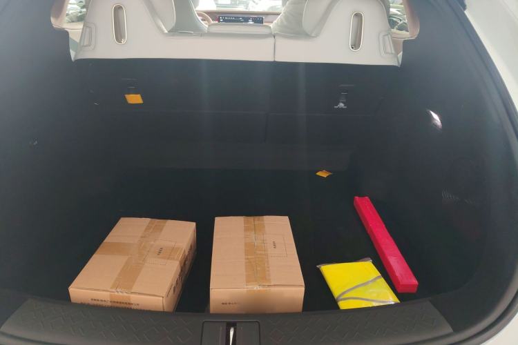 Used  07 2024 Ultra All-Electric Four-Wheel Drive