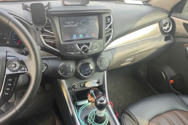 Used BYD Song 2017 Gaishi Upgrade Edition 1.5TI Manual Elite Model
