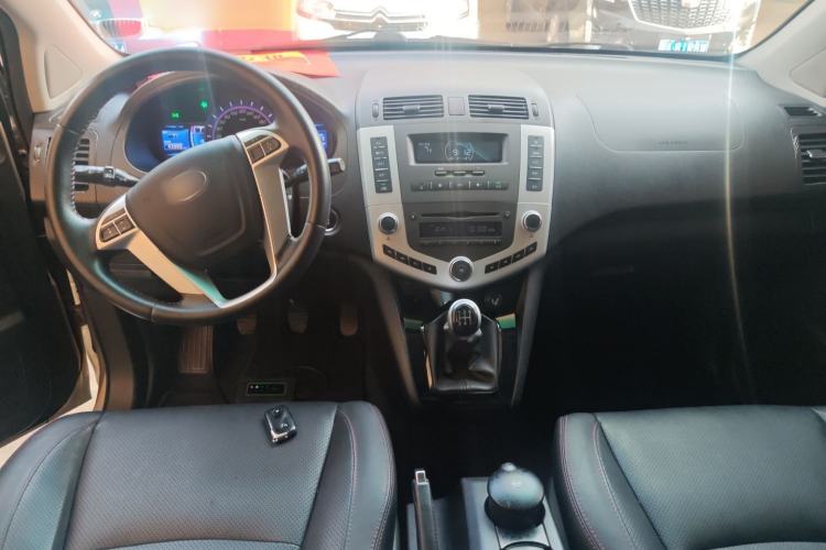 Used BYD S6 2014 2.0L Manual Luxury 5-Seater
