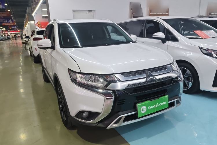 Used Mitsubishi Outlander 2019 2.0L Two-Wheel Drive Comfort Edition 5 Seats China VI Standard
